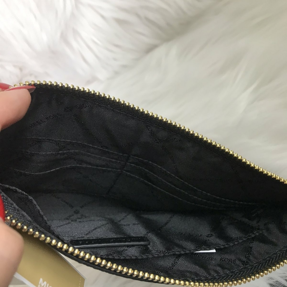 NWT MICHAEL KORS LARGE ZIP CHARM CLUTCH WRISTLET - Picture 4 of 10